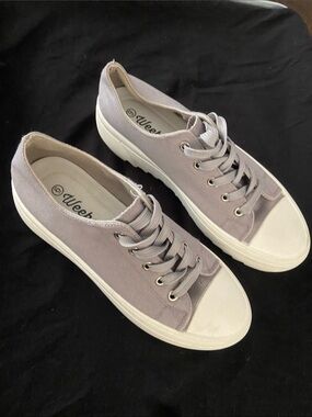 Weeboo Women's Low-Top Grey Canvas Sneakers